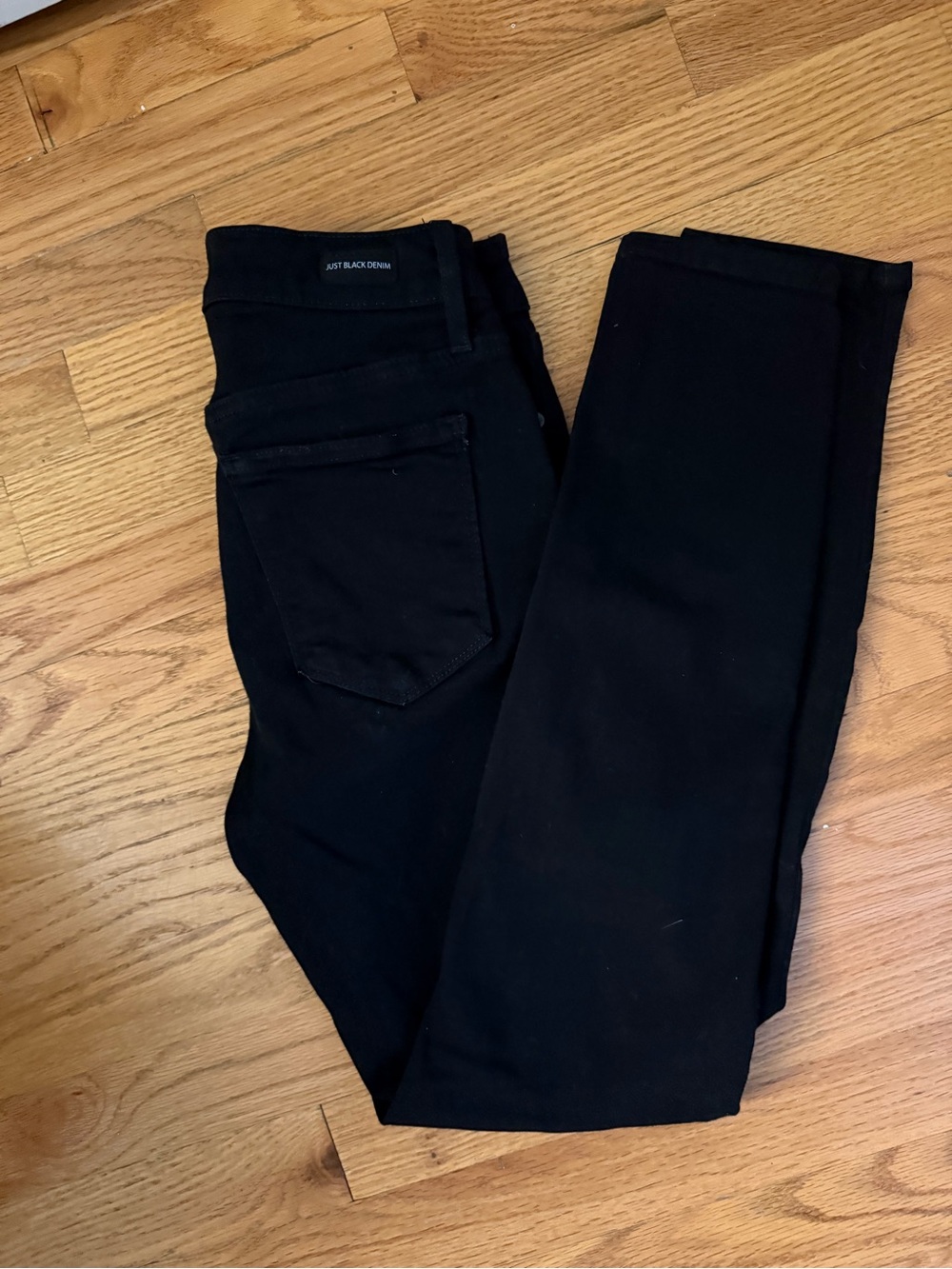 Just Black Women's Jet Black Skinny Jeans 27w by 28 inseam (see photo)